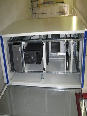 Serverschrank mit Patchpanel